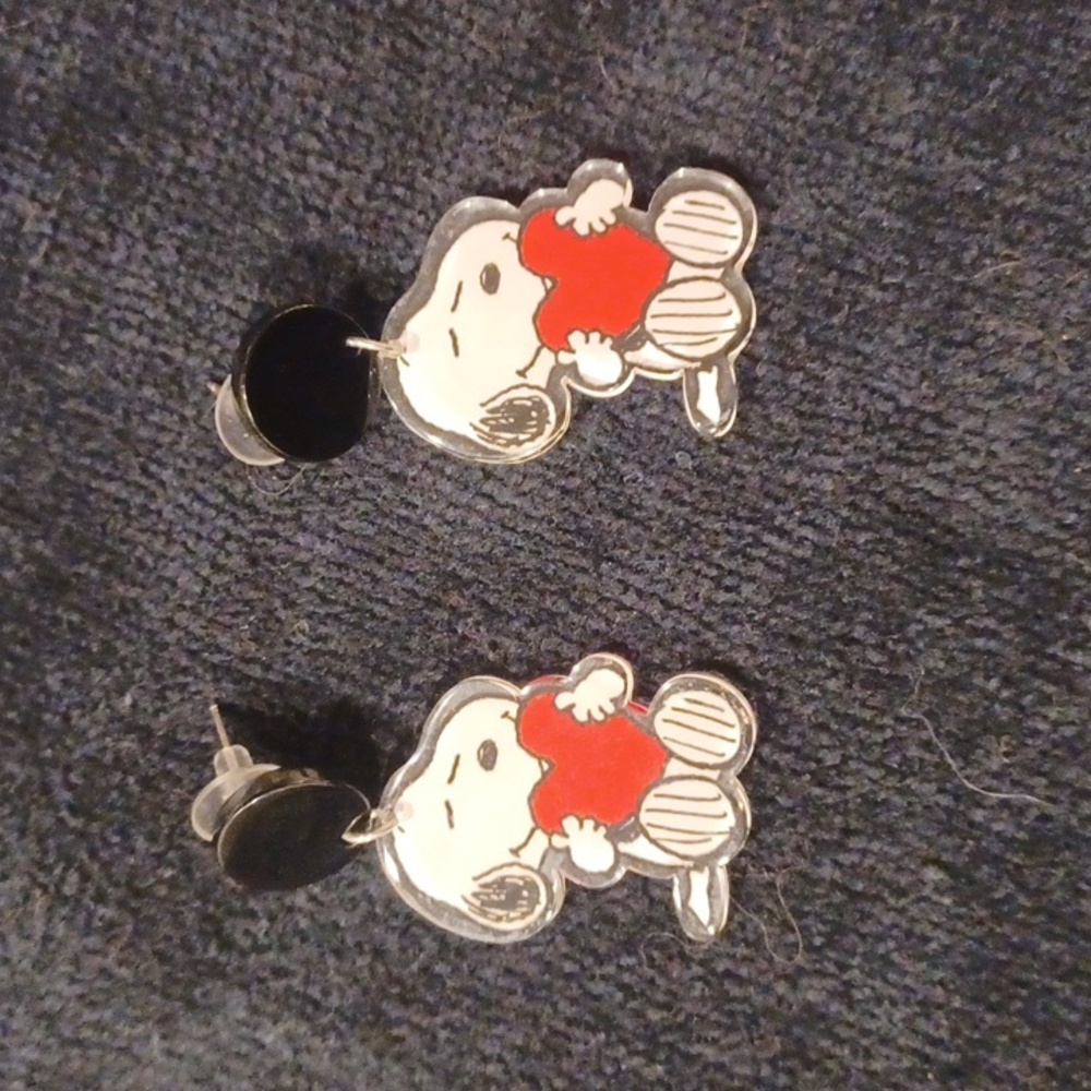 Peanuts Snoopy Earrings